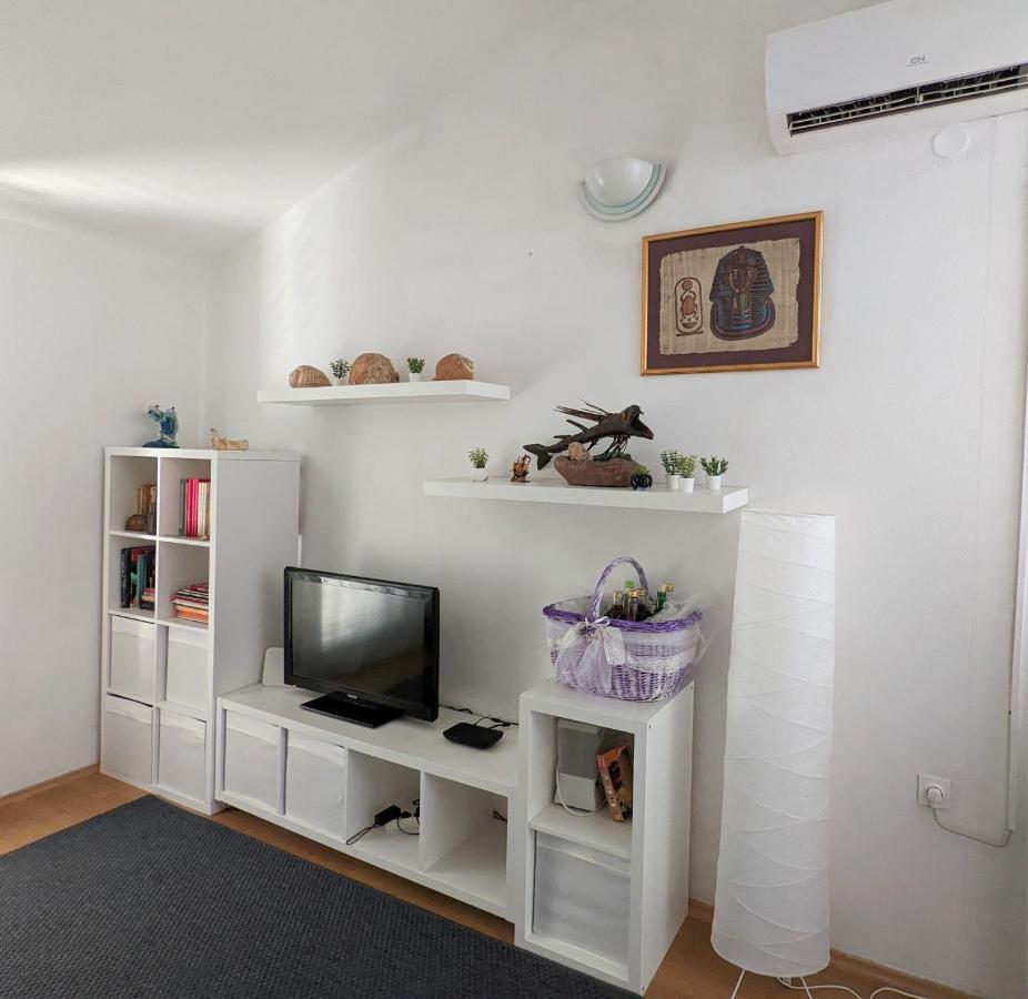 Apartment Marica Grebastica Exterior photo